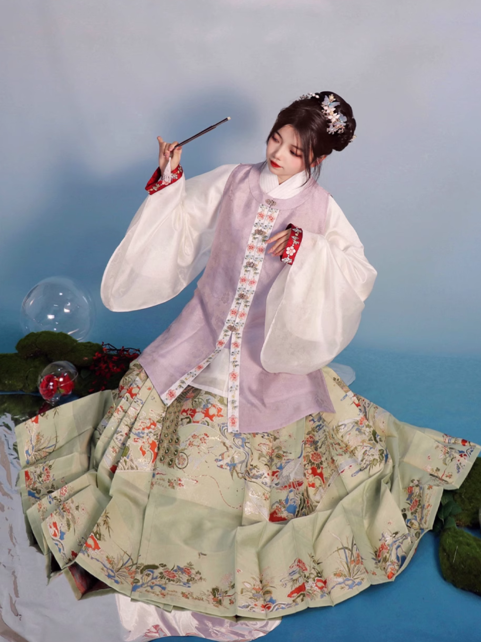 Yanzi 燕子 Golden Flowers & Auspicious Birds Middle Ming Mamian Qun