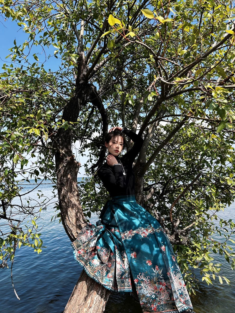 Bi'an Hua 彼岸花 Spider Lily Ming Dynastie Mamian Jupe