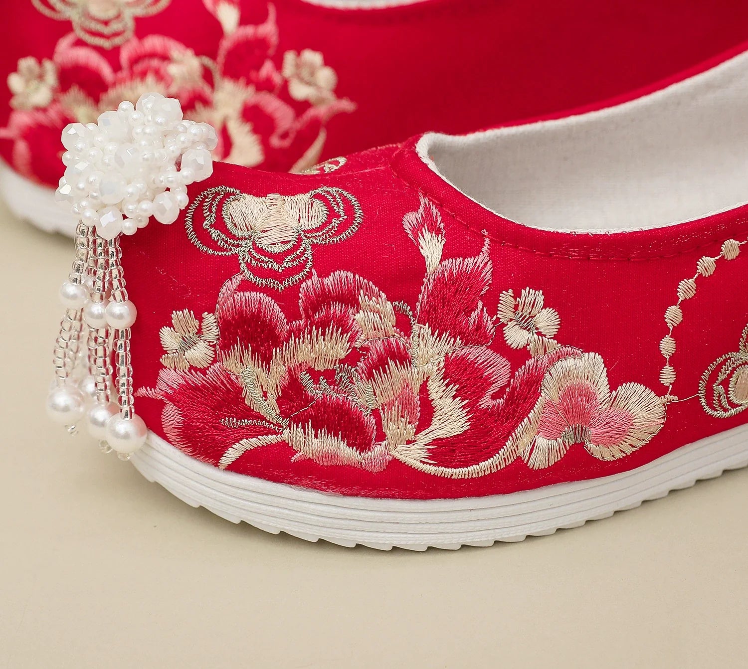 Sai Hong 腮红 Song Ming Chaussures Gongxie à bout pointu avec perles brodées
