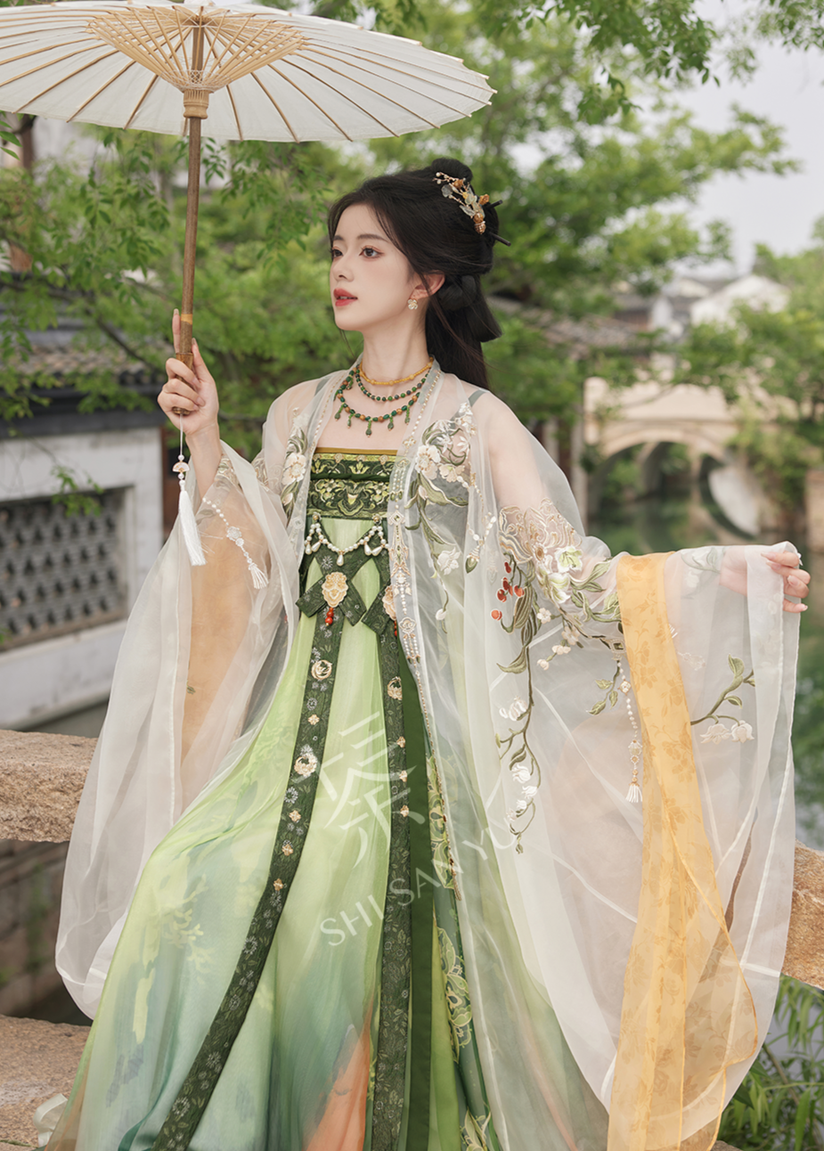 Летающий лотос 飞天莲华 Модернизированный Даксиушань династии Тан. Набор Цисюн Рукюнь