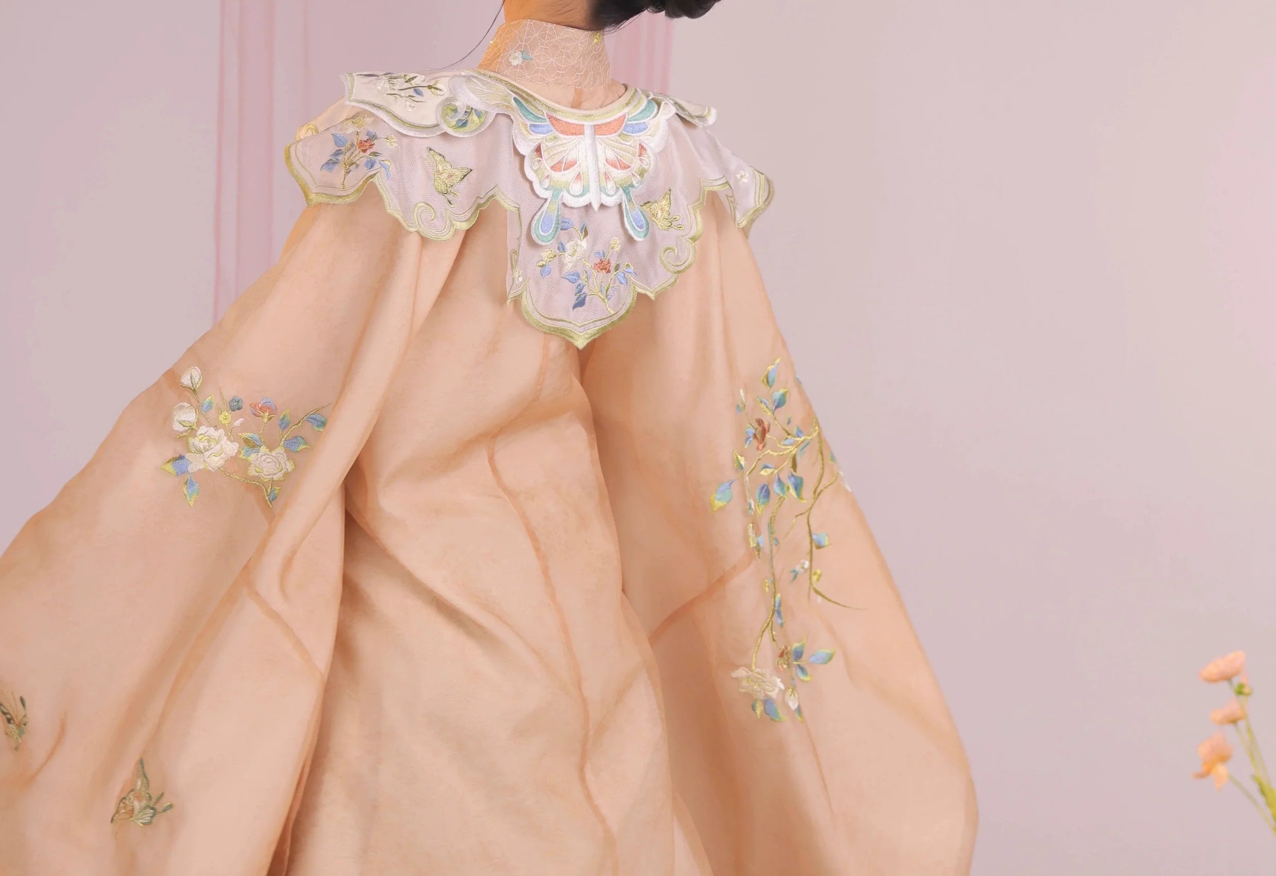 Yeyou Mancao 野有蔓草 Набор с вышитым воротником-облаком в стиле дикой лозы династии Мин Aoqun