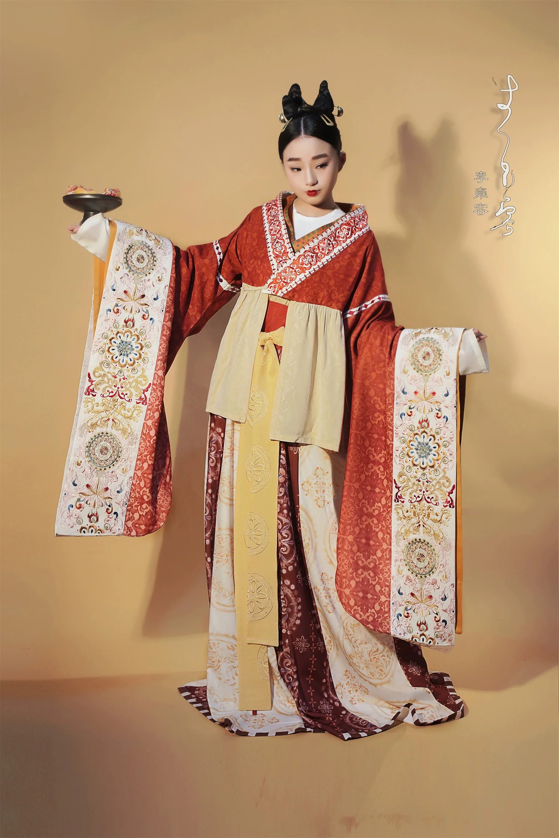 Li Yongrong 李雍容 Poème de la Restauration des Dynasties du Nord et du Sud Ruqun