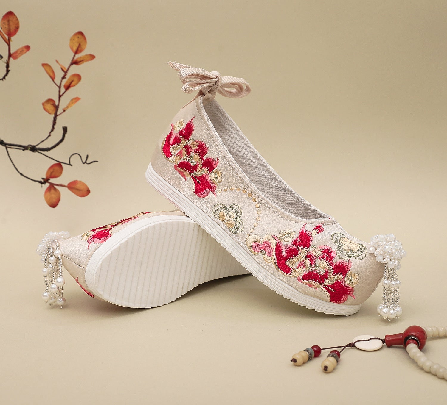 Sai Hong 腮红 Song Ming Chaussures Gongxie à bout pointu avec perles brodées