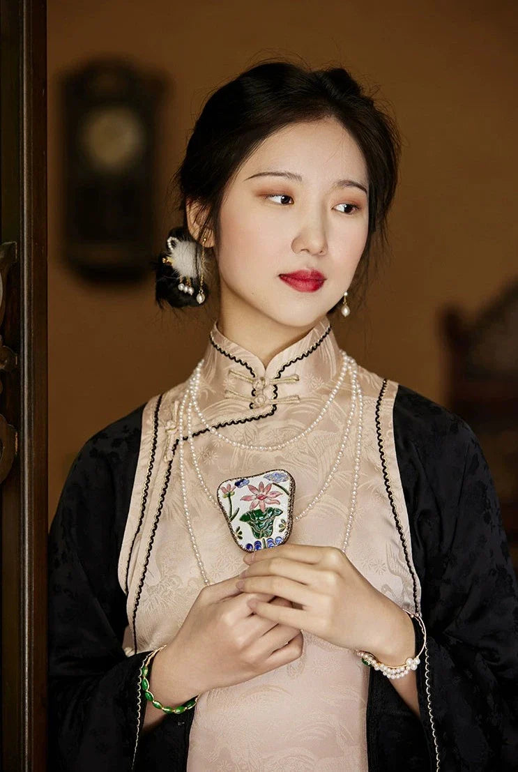 Капучино 卡布奇诺 Атласный жаккардовый комплект из двух частей 1930-х годов Ципао с рукавами-колокольчиками