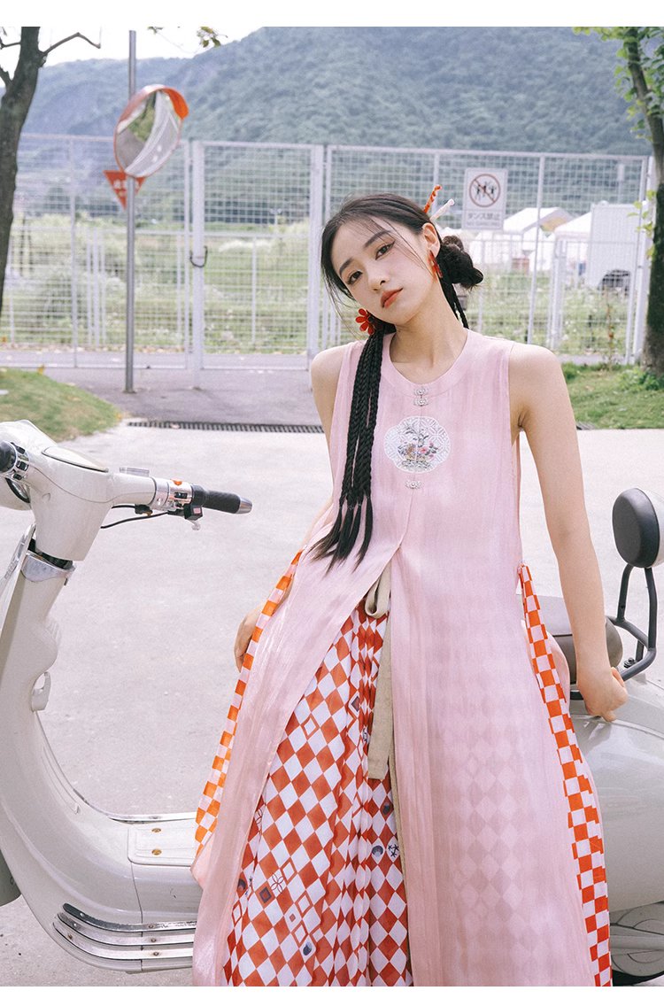 Daoci Yiyou 到瓷一游 Экскурсия по фарфоровому модернизированному комплекту жилетов Бицзя династии Мин