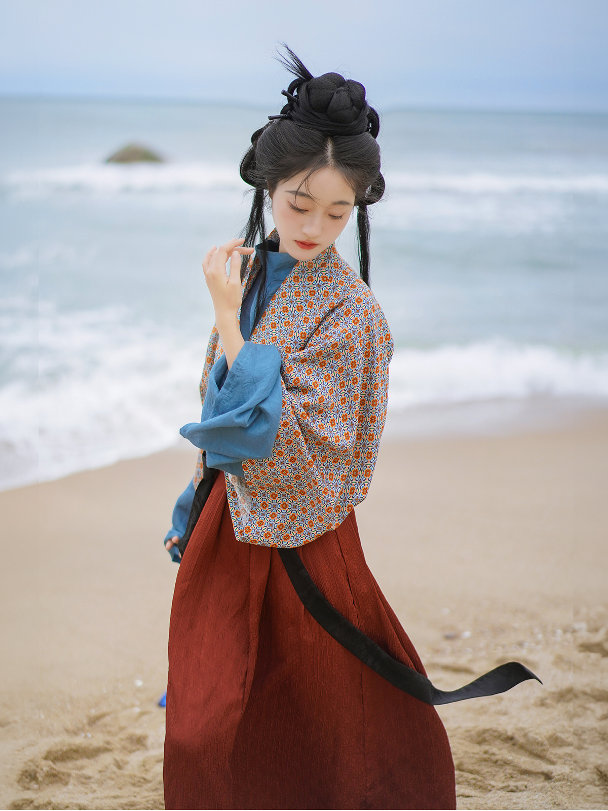 Гуань Цанхай 观沧海 Вид на океан Вэй Цзинь Жуцюнь