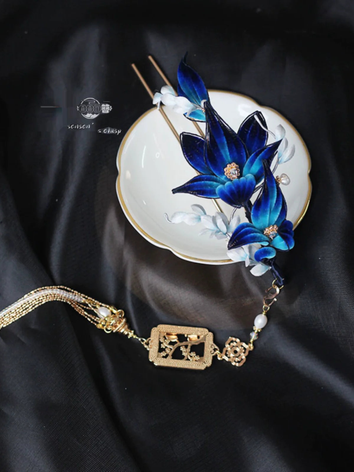 Youfang Ting 幽芳亭 Pavilion of Subtle Fragrance New Chinese Style Velvet Flower Tassel Hairpin