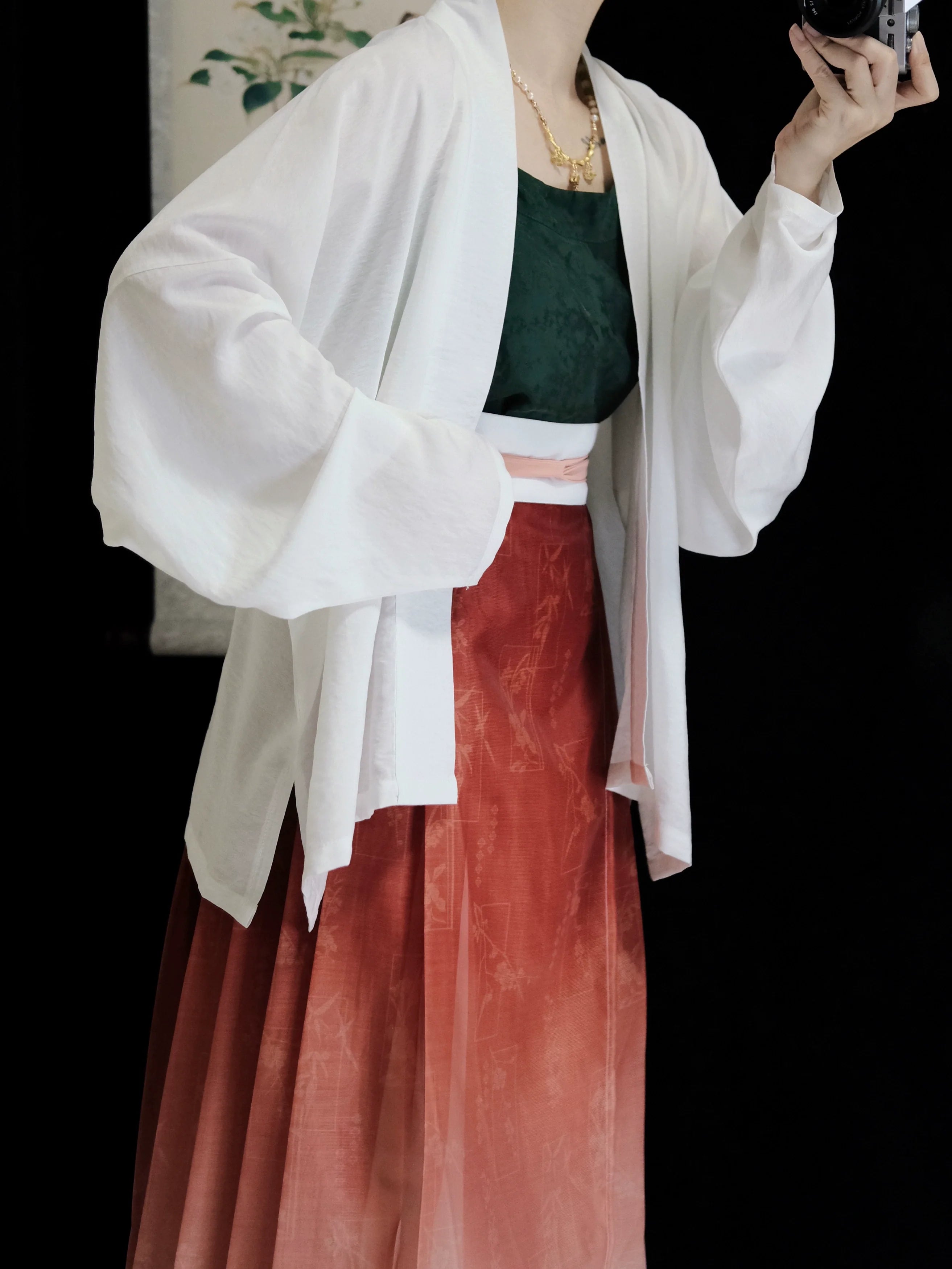 Dong Men 东门 Нижнее белье Moxiong с жемчужной отделкой Восточных ворот династии Сун