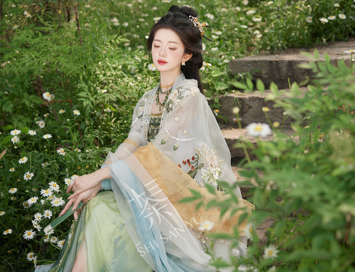 Летающий лотос 飞天莲华 Модернизированный Даксиушань династии Тан. Набор Цисюн Рукюнь