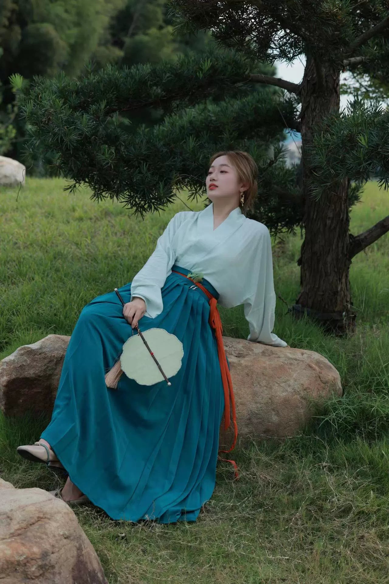 Caiqun 彩裙 Базовая разноцветная юбка Baidiequn