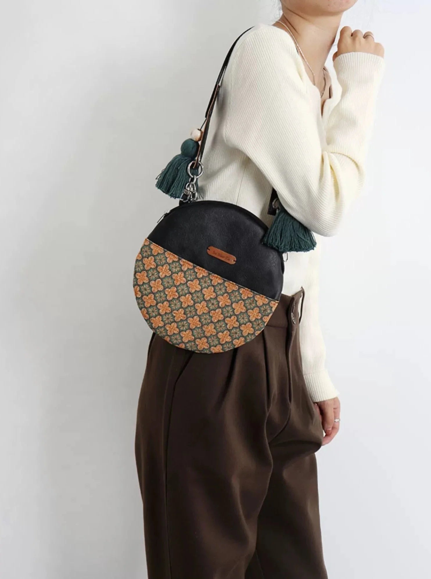 Юань Гу Хуа 圆古花 Круглый кожаный кошелек с древним цветком