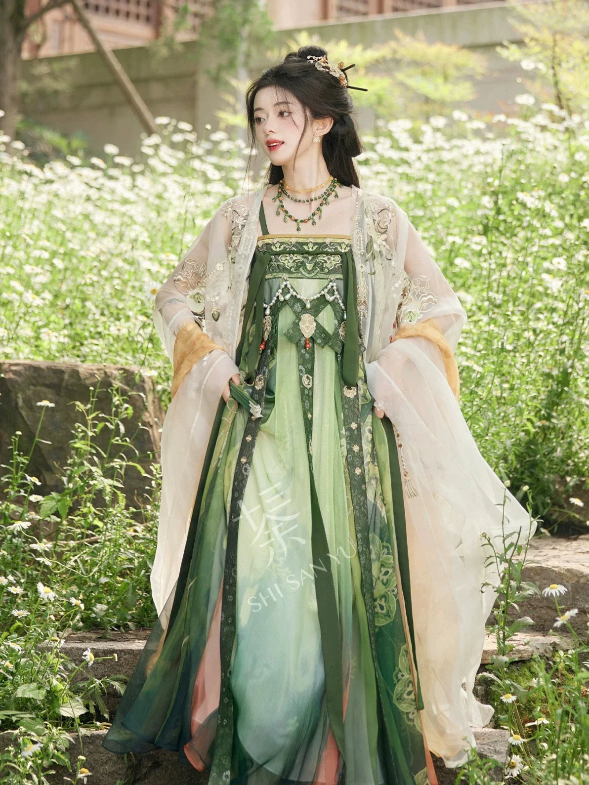 Летающий лотос 飞天莲华 Модернизированный Даксиушань династии Тан. Набор Цисюн Рукюнь