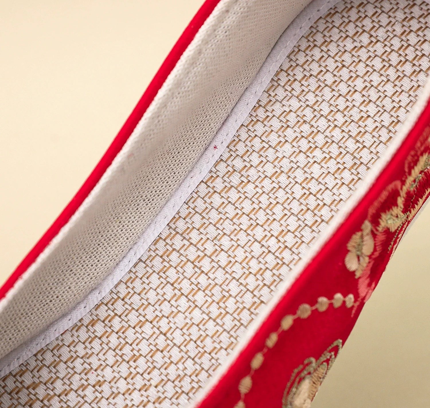 Sai Hong 腮红 Song Ming Chaussures Gongxie à bout pointu avec perles brodées