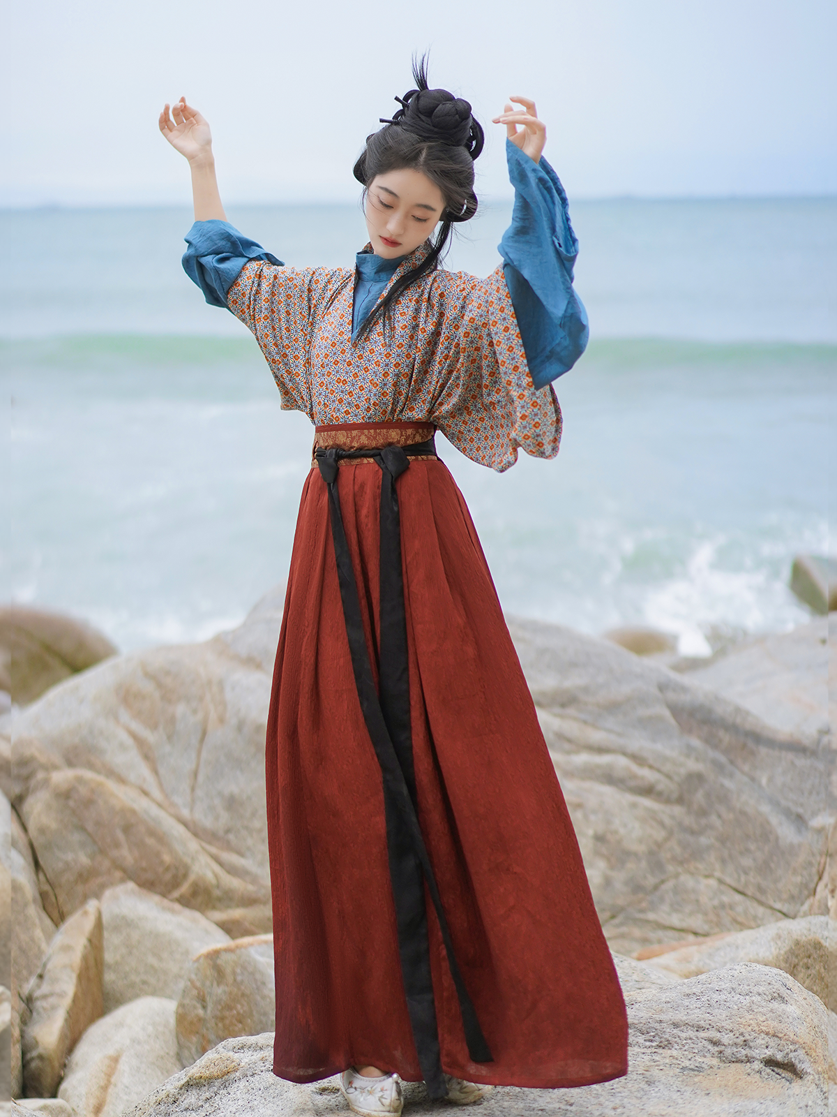 Гуань Цанхай 观沧海 Вид на океан Вэй Цзинь Жуцюнь