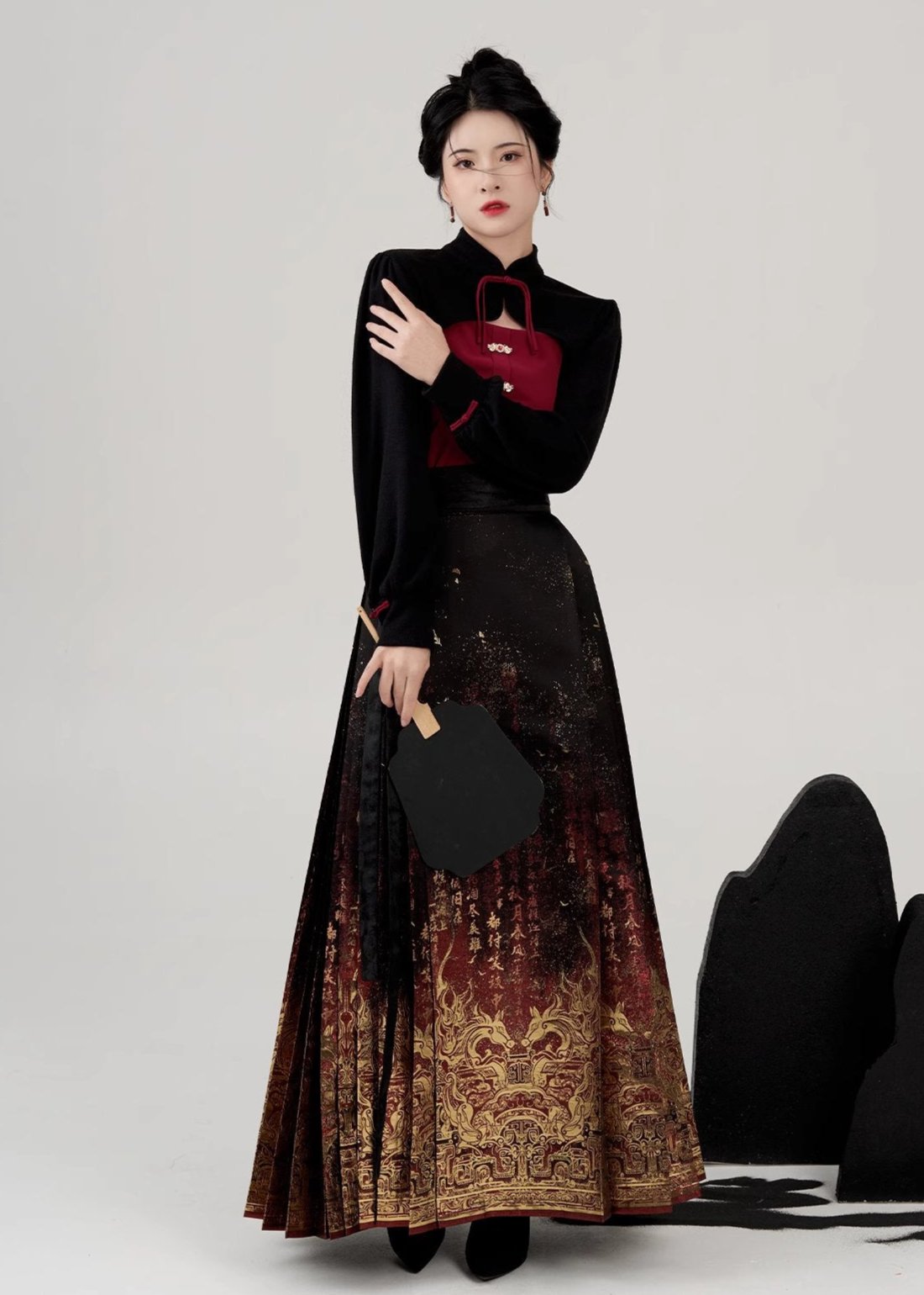 DanSha 丹砂 Ma Mian Skirt Set