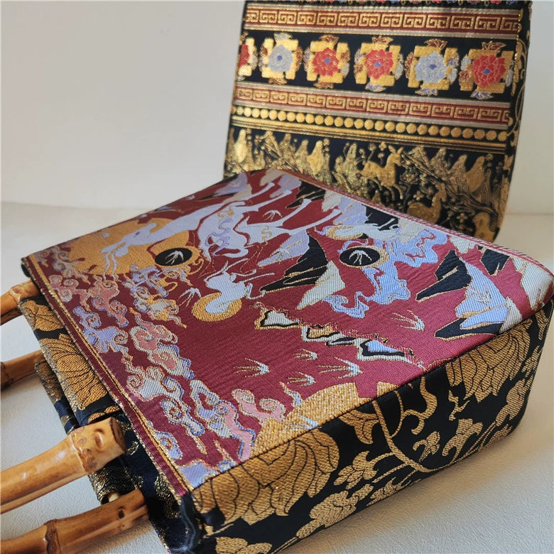 9 cerfs colorés 九色鹿 Sac en brocart avec poignée en bambou