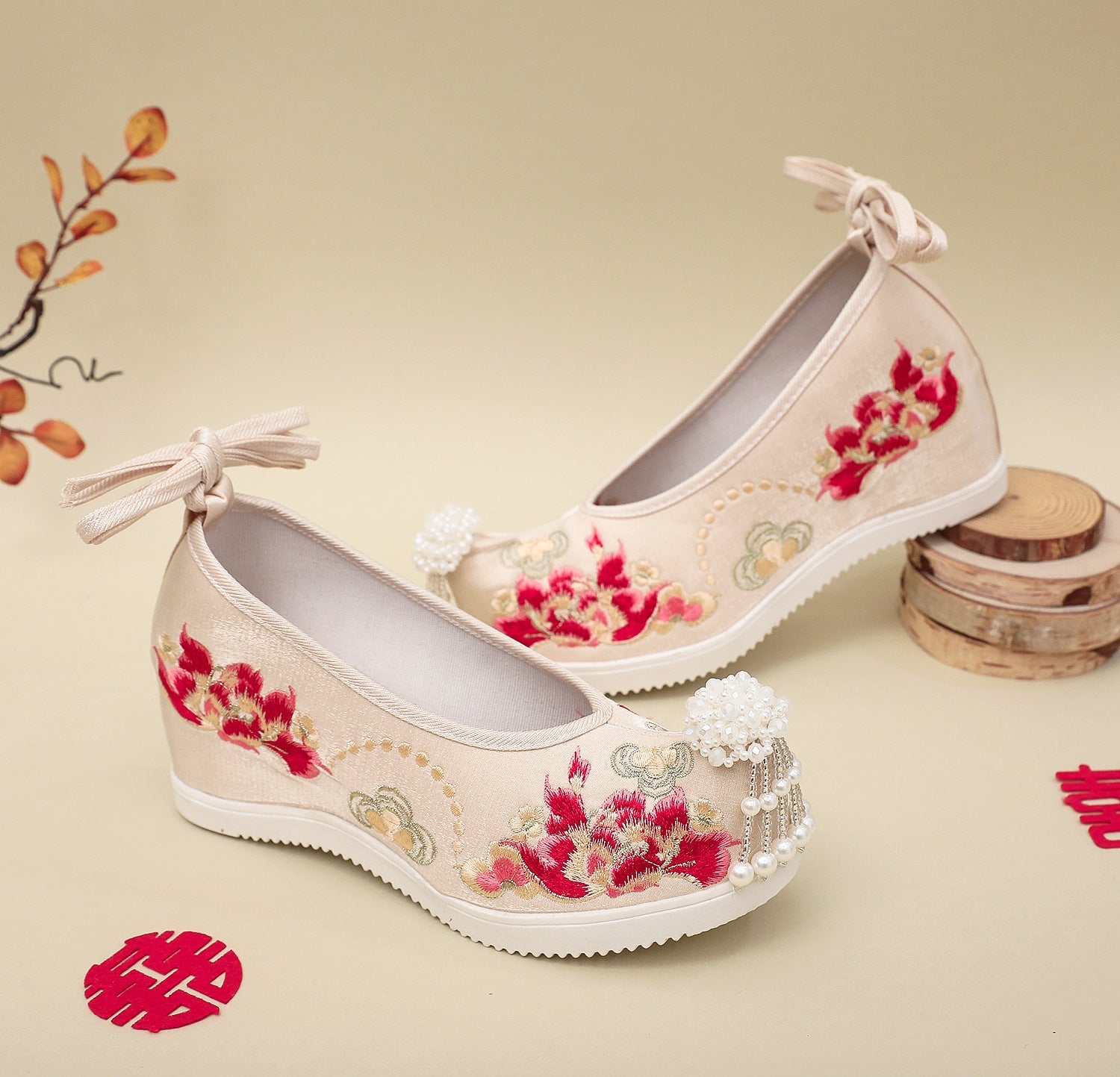 Sai Hong 腮红 Song Ming Chaussures Gongxie à bout pointu avec perles brodées