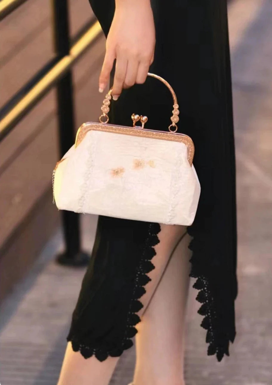 Xiao Mo 小默 Robe à enfiler en dentelle Qipao