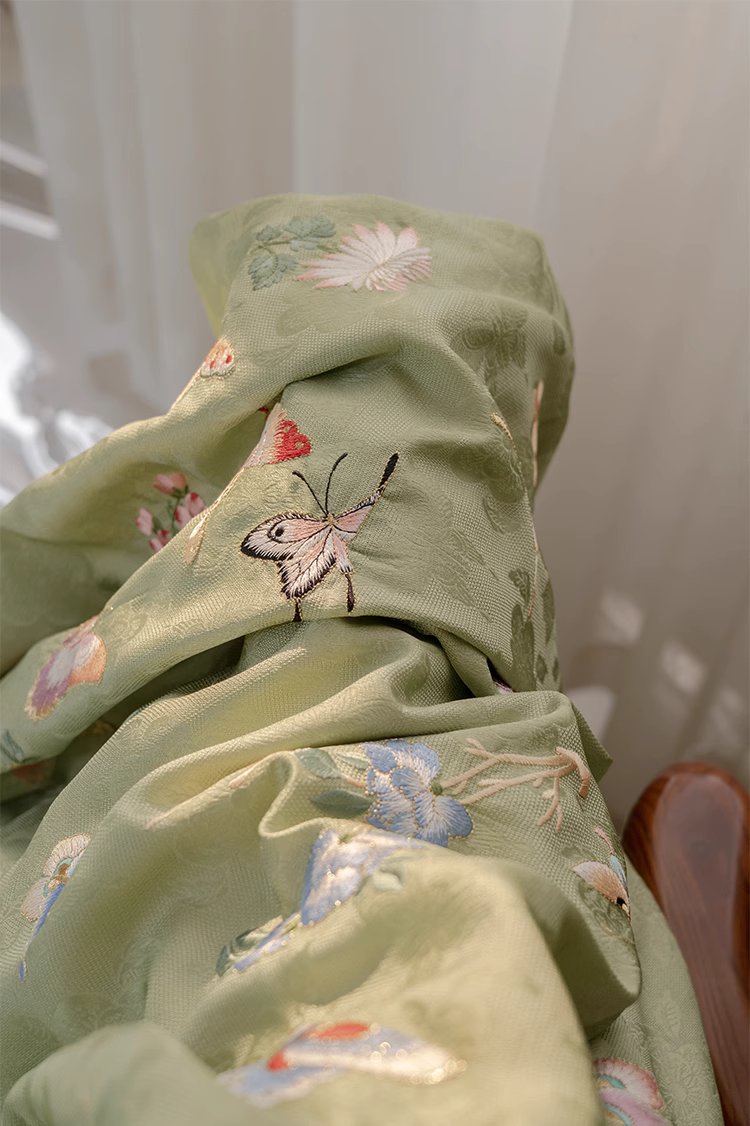 Baidie 百蝶披风 Veste des Cent Papillons Pifeng de la Fin de la Dynastie Ming