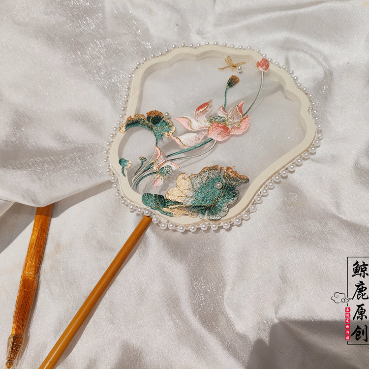 Guo Dongting 过洞庭 Traversant la rivière Dongting Éventail rond Tuanshan brodé sur un seul côté