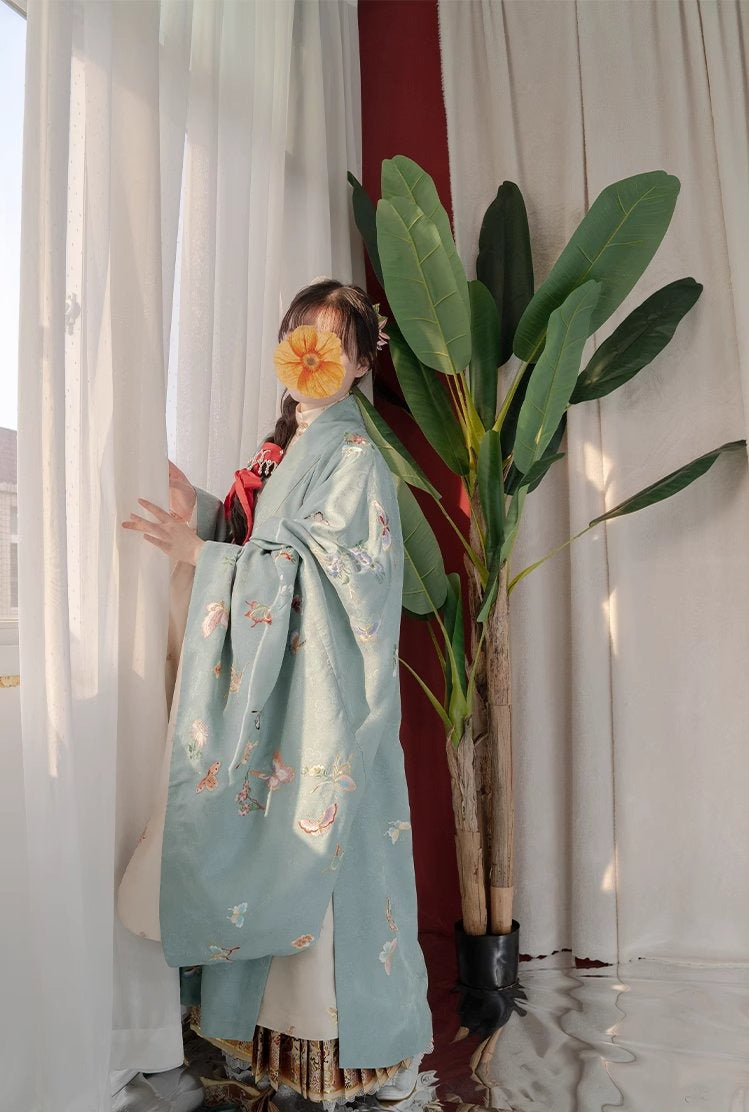 Baidie 百蝶披风 Veste des Cent Papillons Pifeng de la Fin de la Dynastie Ming