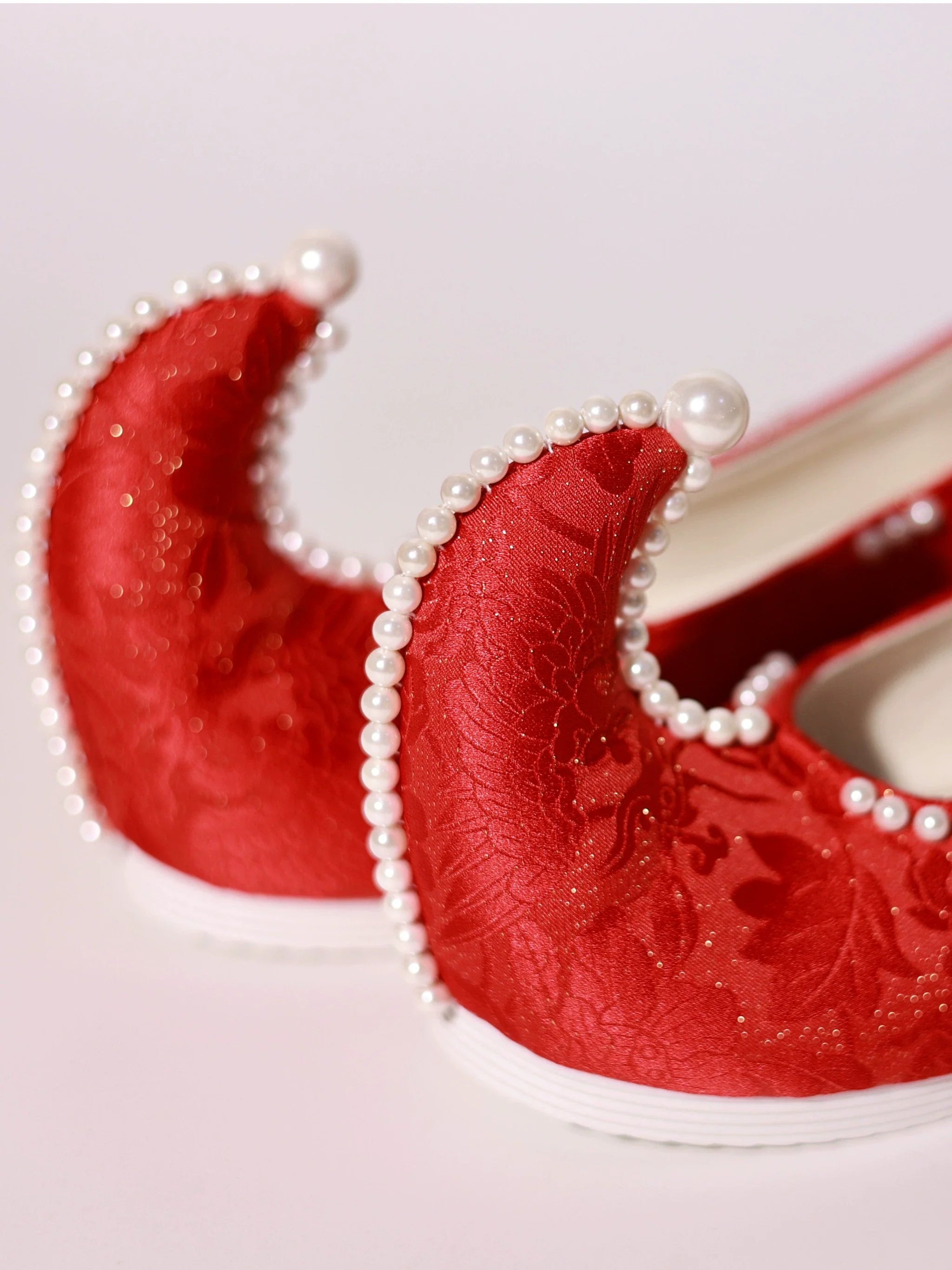 Qiao Tou 翘头 Туфли «Астана» с приподнятой головой и жемчужным кончиком