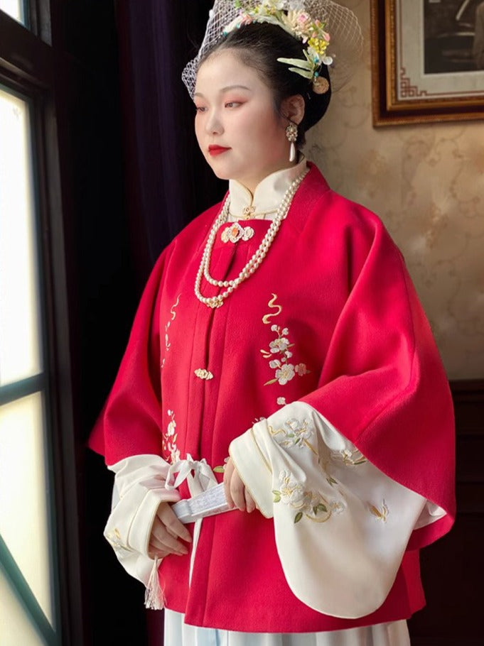 Qian Xiang 浅香 Куртка большого размера Fangling Ao с квадратным воротником