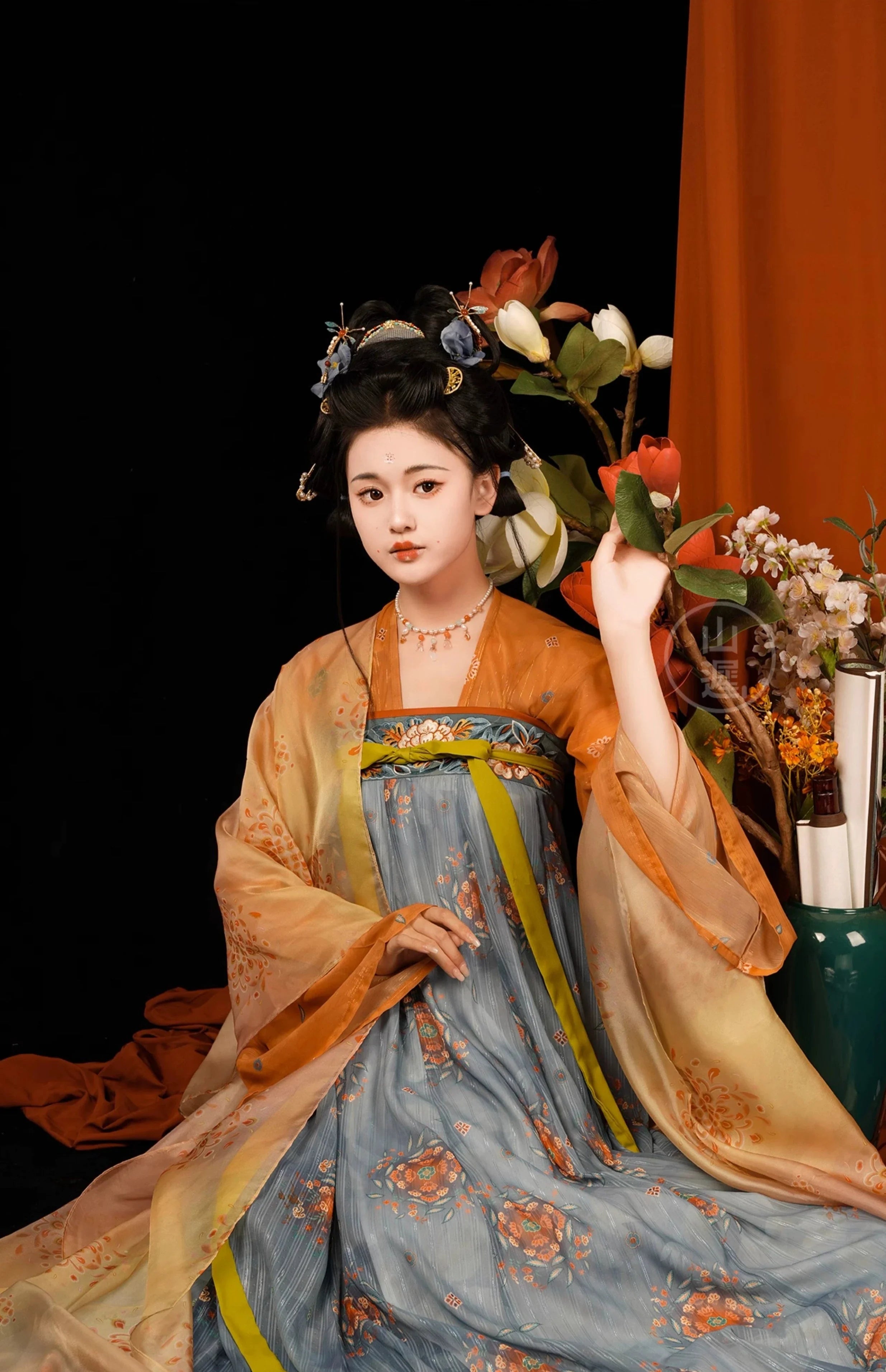 Чанъань 长安 Набор Цисюн Рукюнь с вышивкой времен династии Тан Хэцзы