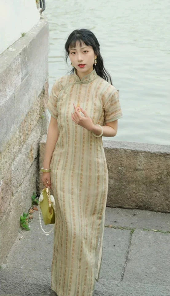 Цай Цао 采草 Сбор трав Ципао с двухслойным растением рами 1930-х годов с короткими рукавами