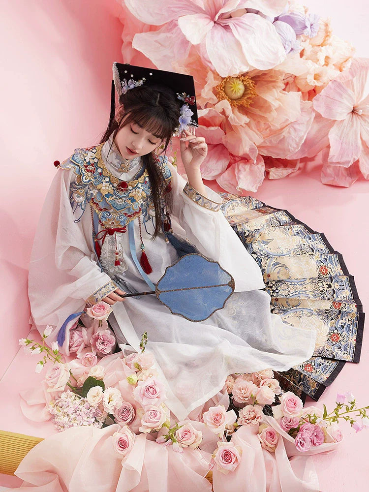 Junxin Lingyun 君心凌云 Reaching Clouds Modernized Ming Dynasty 