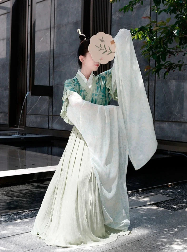 Shui Cai 水彩 Ensemble Ruqun de la dynastie du Nord et du Sud modernisé à l'aquarelle