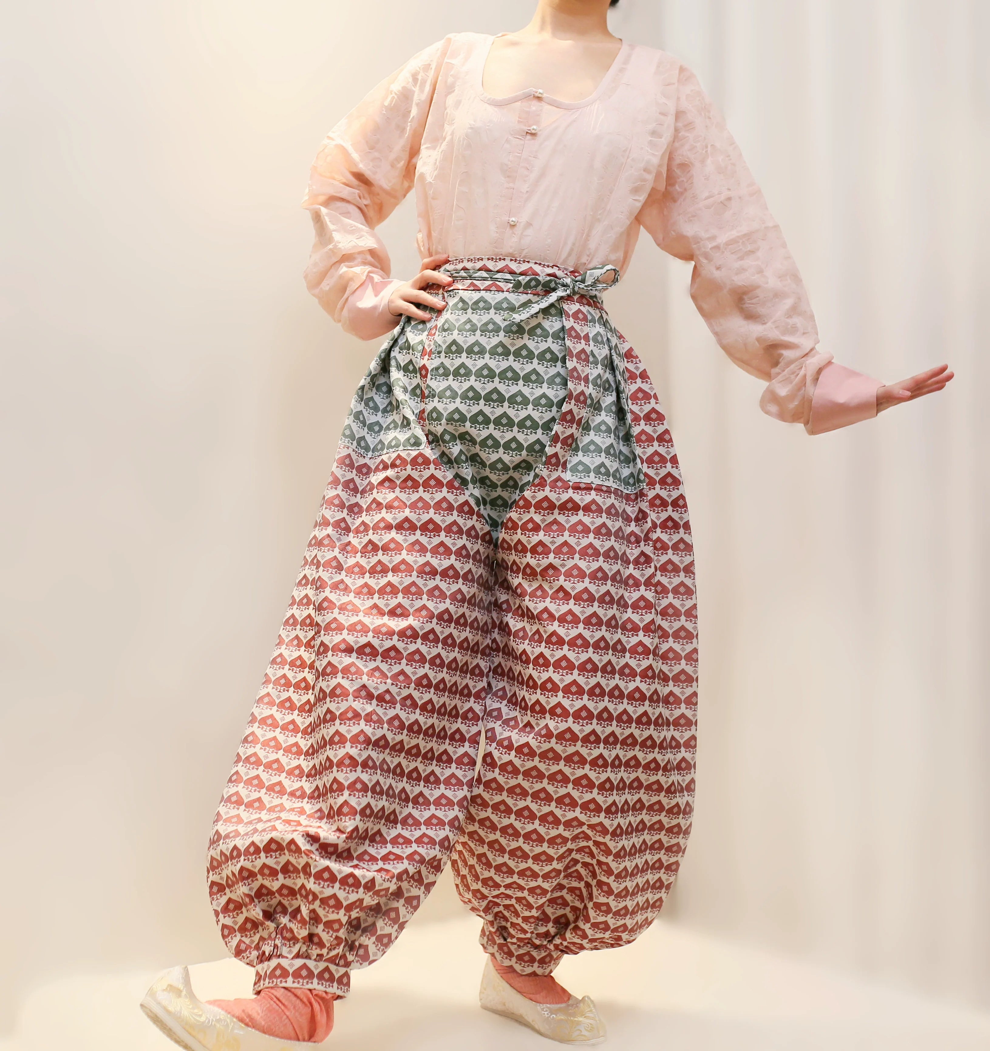 Bei Chao 北潮 Northern Dynasty Kaidangku Lantern Bloomers