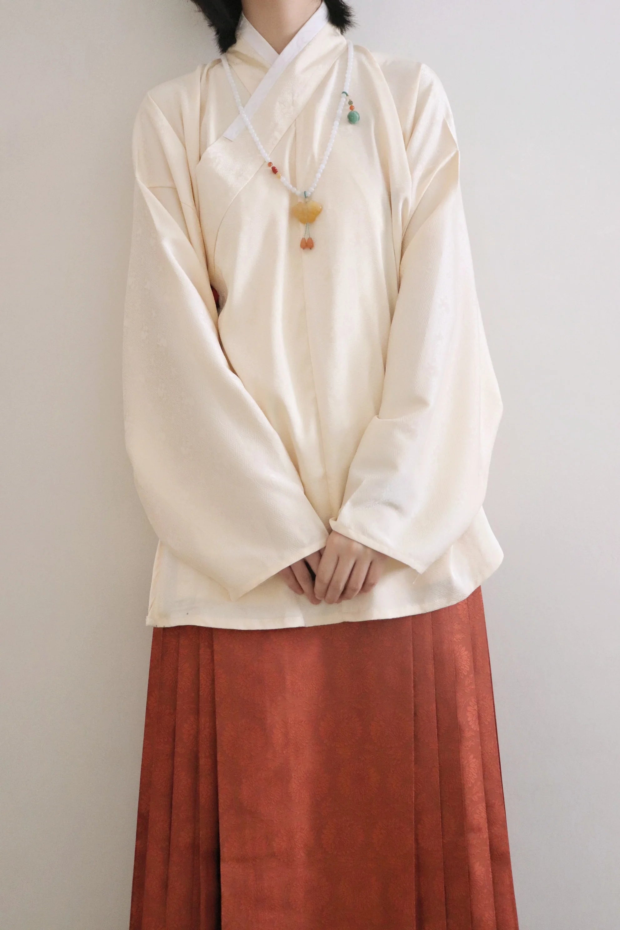 Pipa 琵琶 Chemise à col croisé à manches de luth du milieu de la dynastie Ming