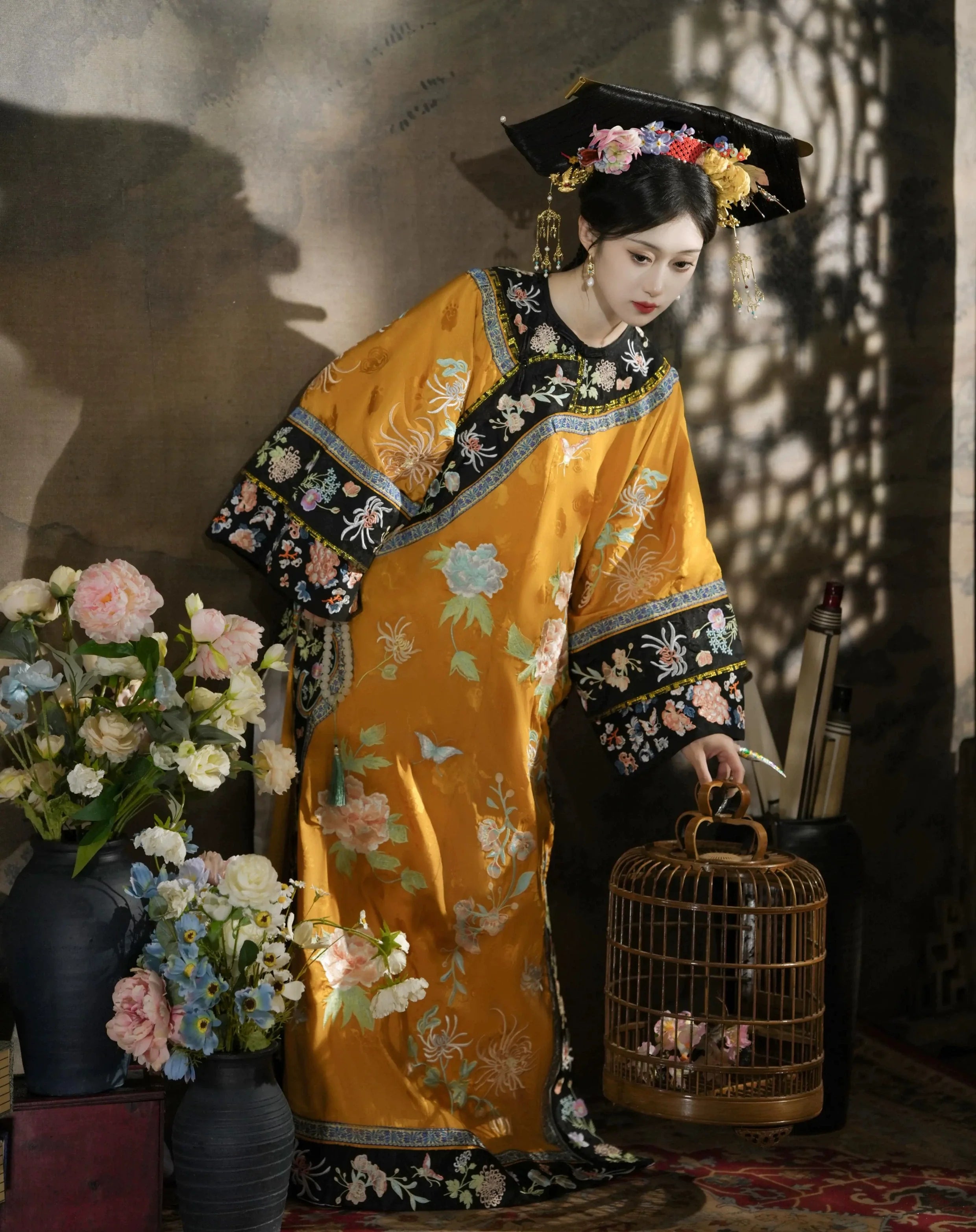 Ruyi 如意 Qing Dynasty Embroidered Changyi Dress