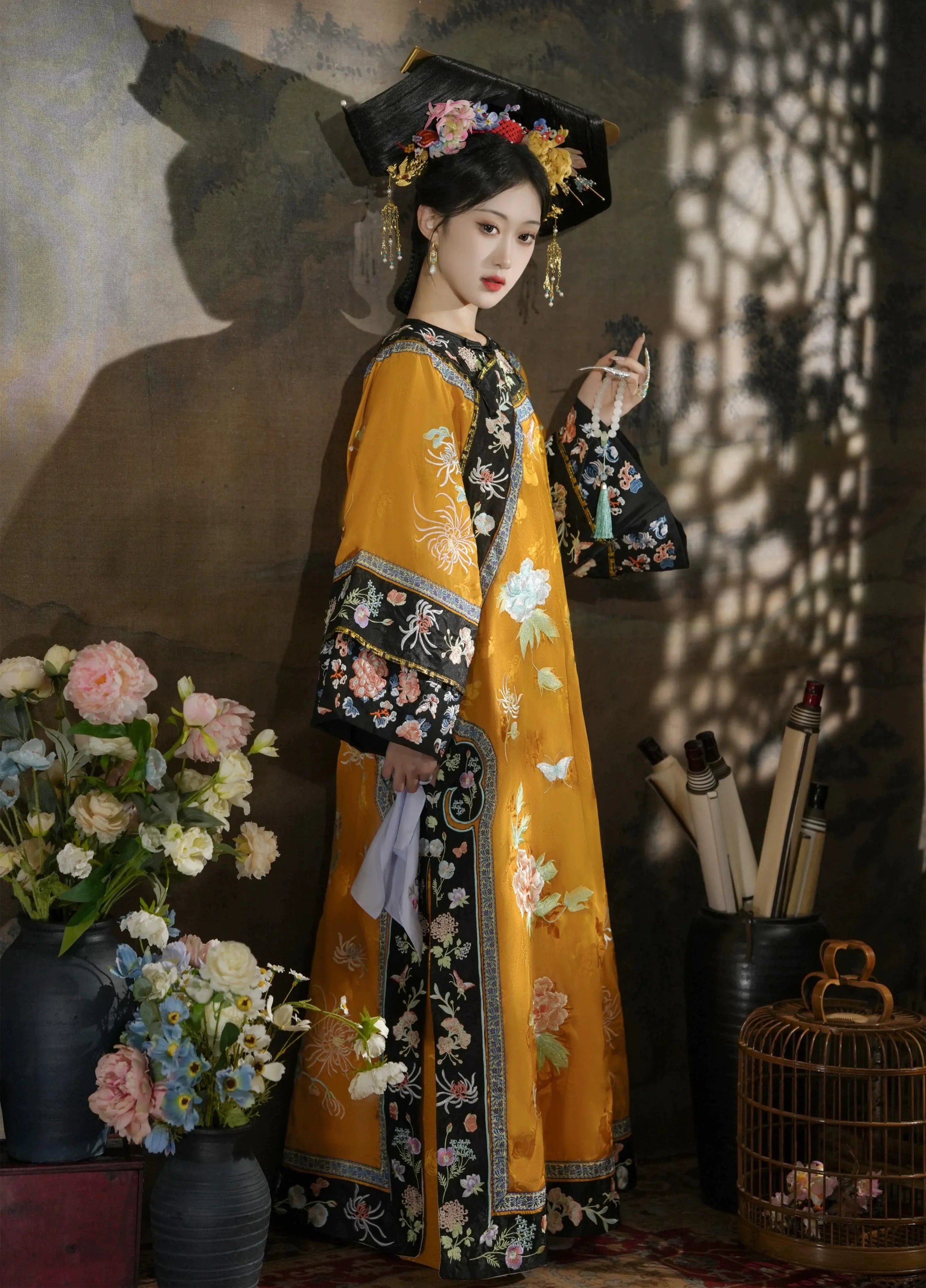Ruyi 如意 Qing Dynasty Embroidered Changyi Dress