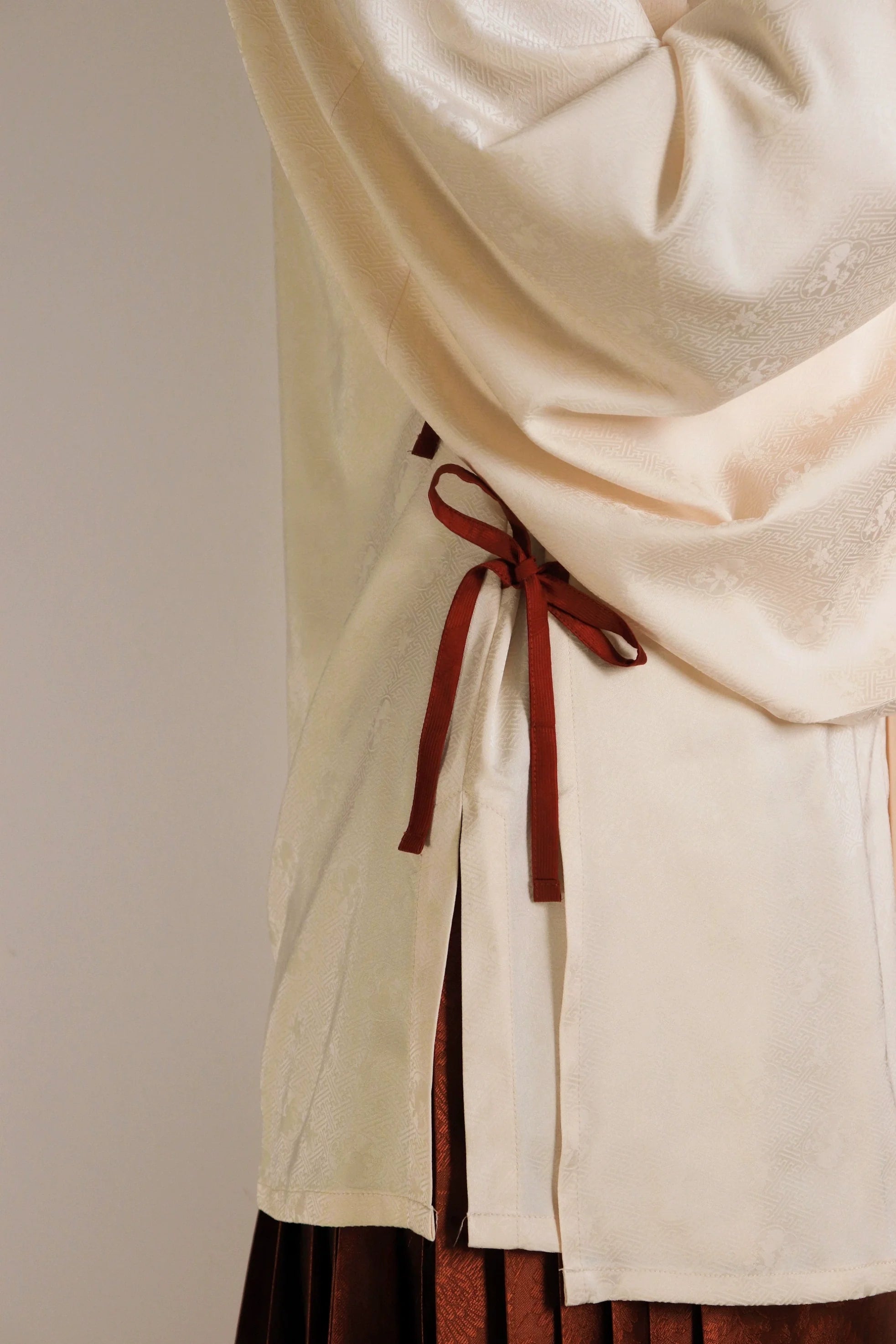 Pipa 琵琶 Chemise à col croisé à manches de luth du milieu de la dynastie Ming