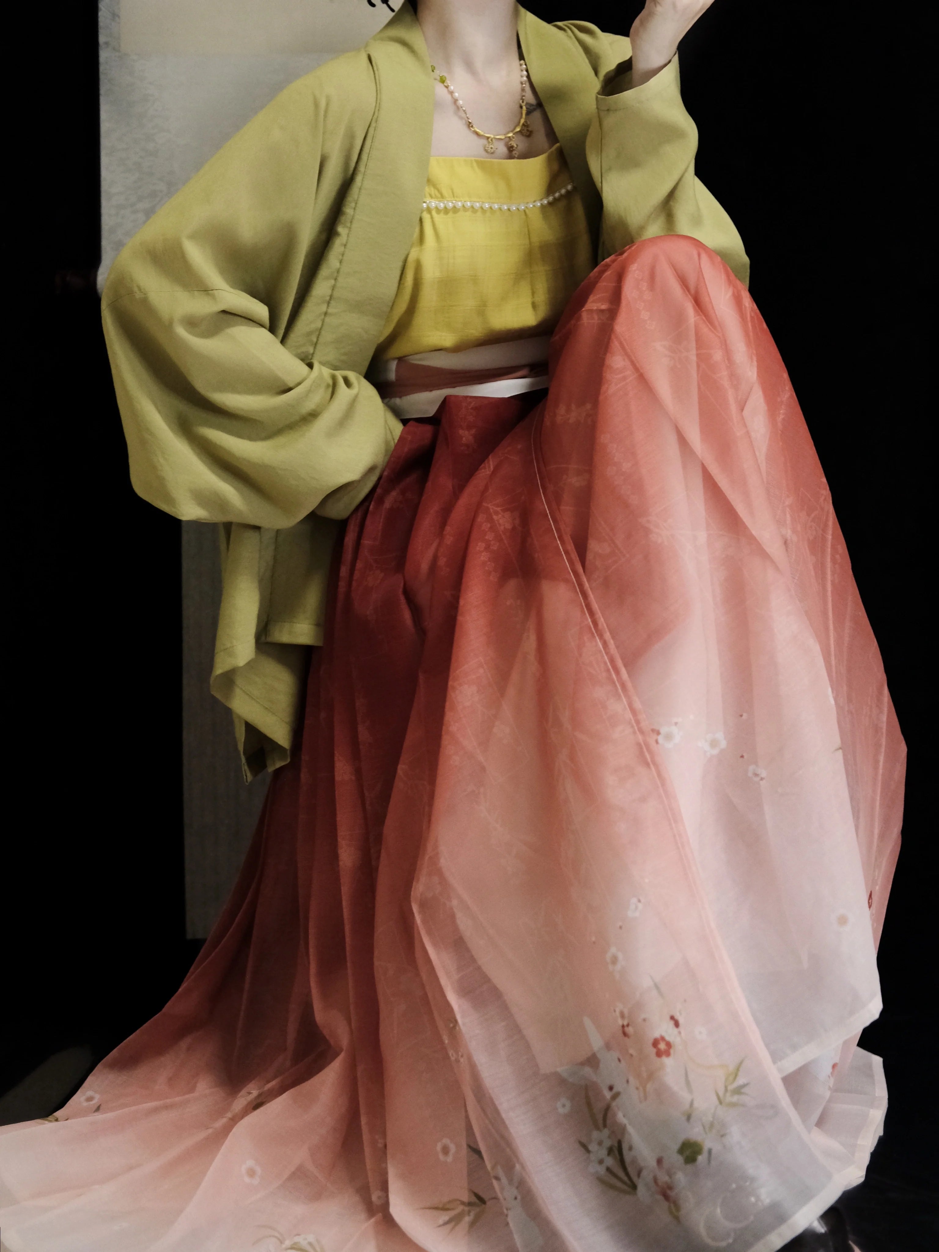 Dong Men 东门 Нижнее белье Moxiong с жемчужной отделкой Восточных ворот династии Сун