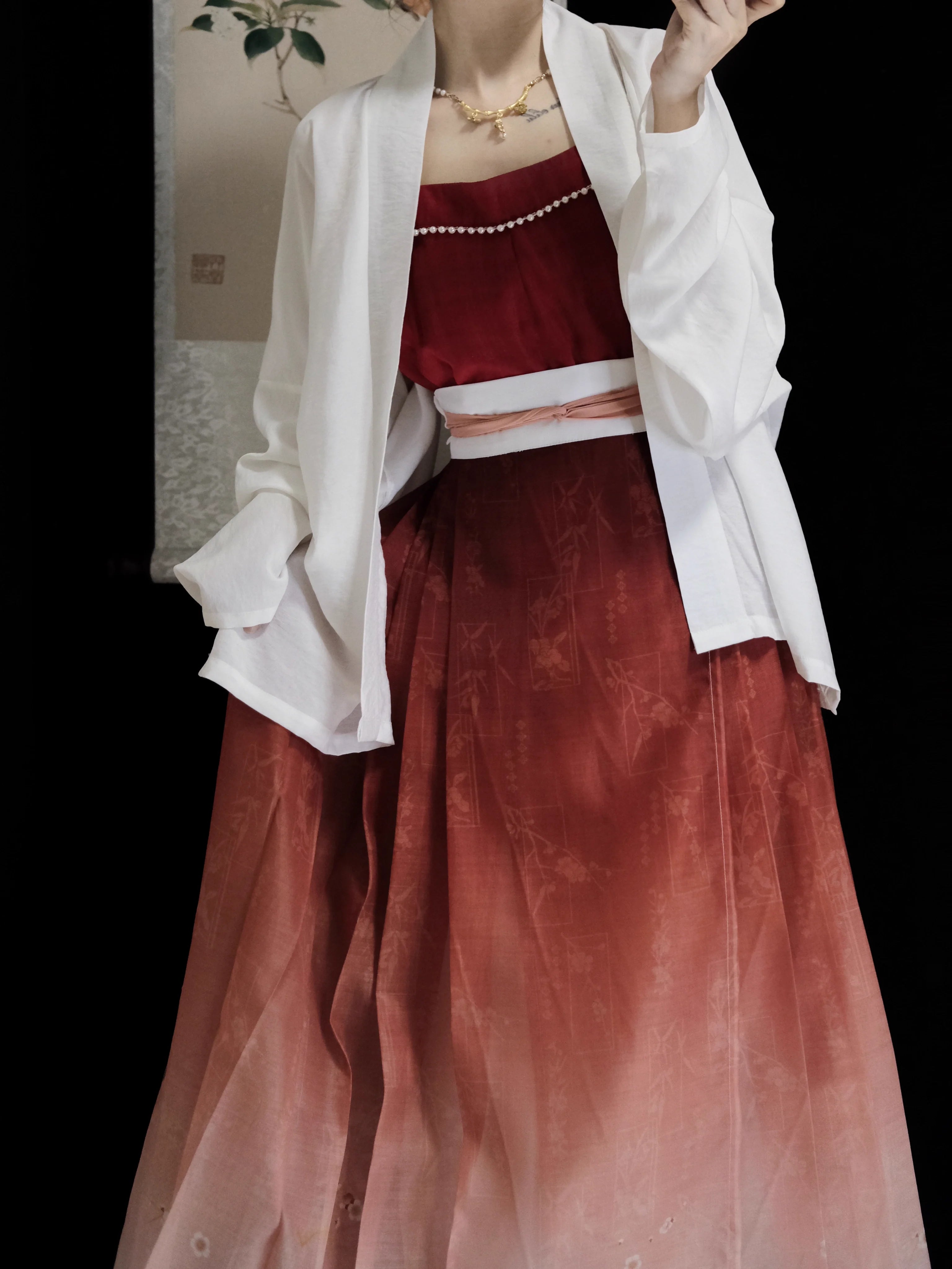 Dong Men 东门 Нижнее белье Moxiong с жемчужной отделкой Восточных ворот династии Сун