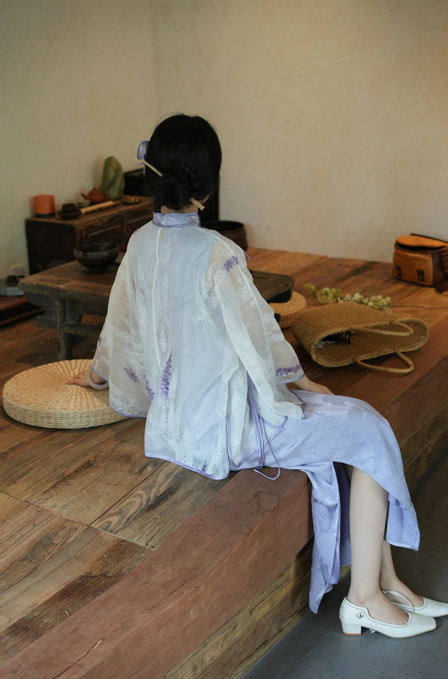 Wu Teng 雾藤 Misty Vine Модернизированное раскрашенное вручную ципао и кардиган из глицинии