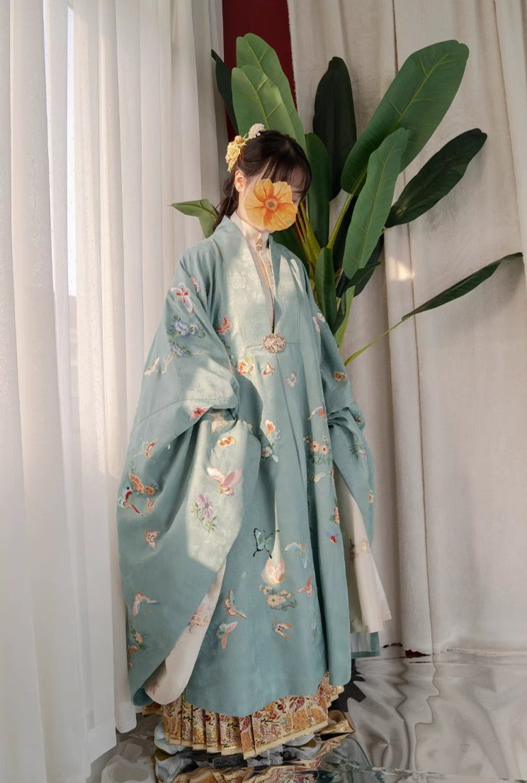 Baidie 百蝶披风 Veste des Cent Papillons Pifeng de la Fin de la Dynastie Ming