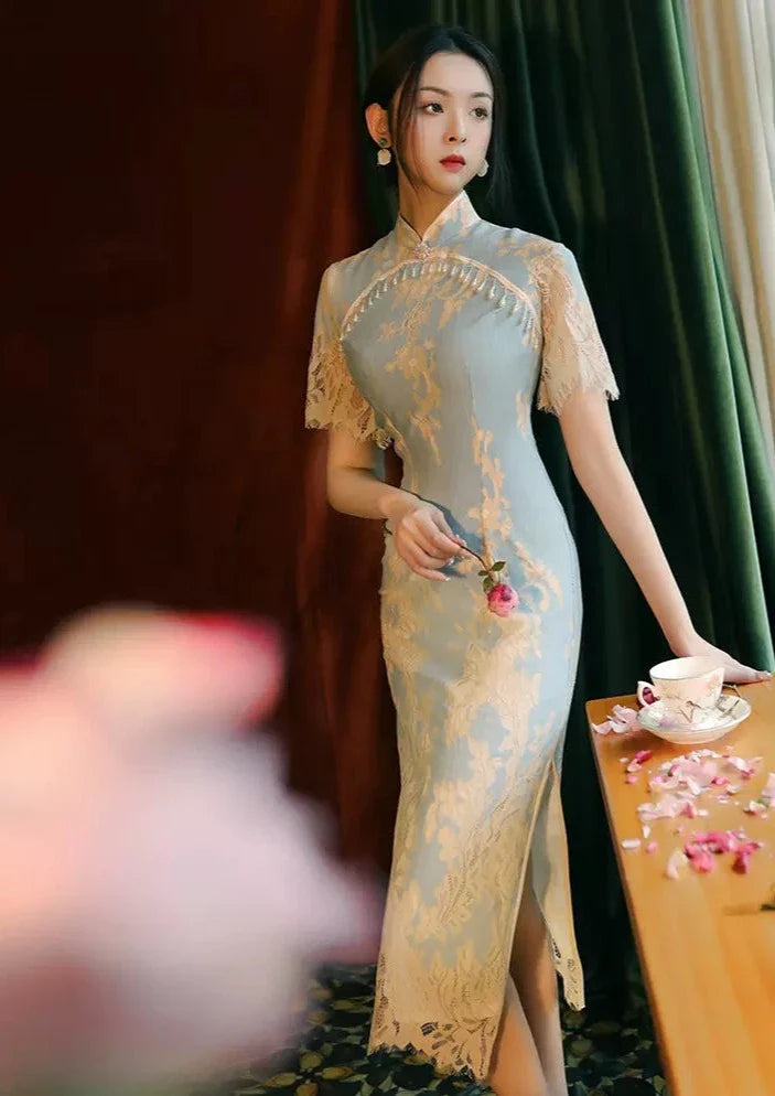 Miss Bai 白小姐 Robe Qipao en dentelle