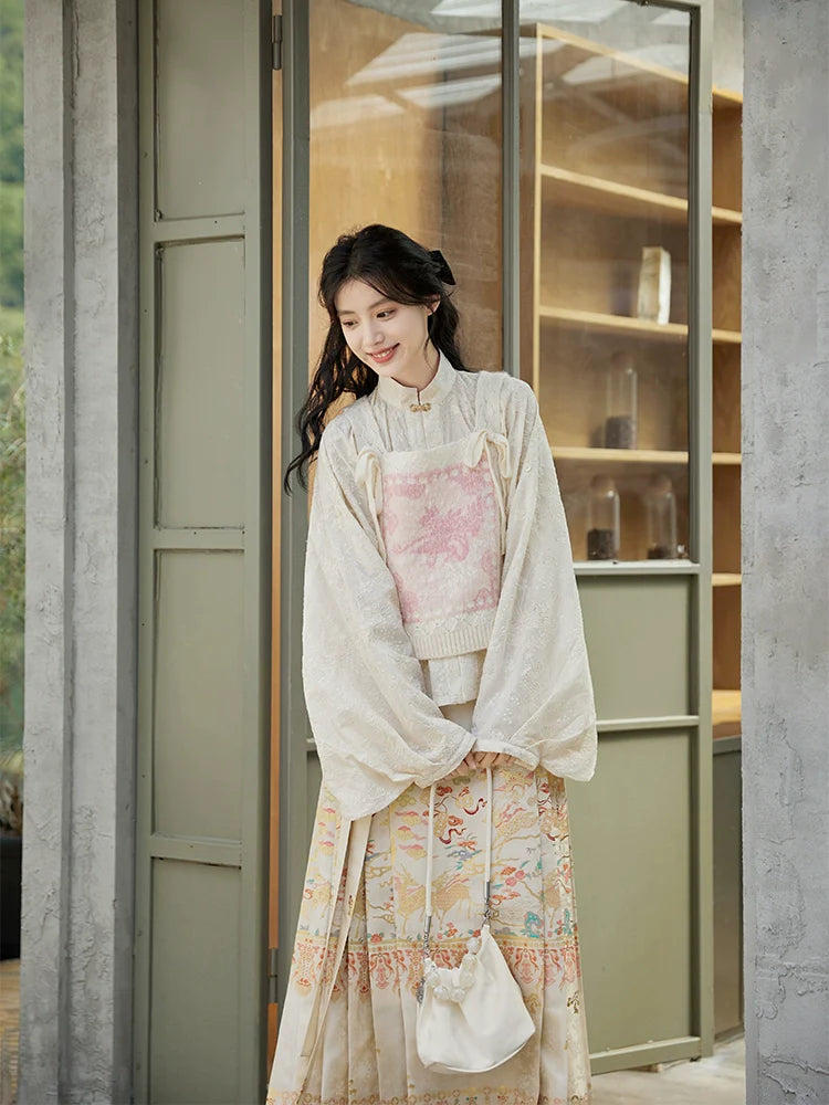 Lu Lu 陆陆 Deer Deer Modernized Ming Dynasty Knit Zhuyao & Mamian Skirt Set