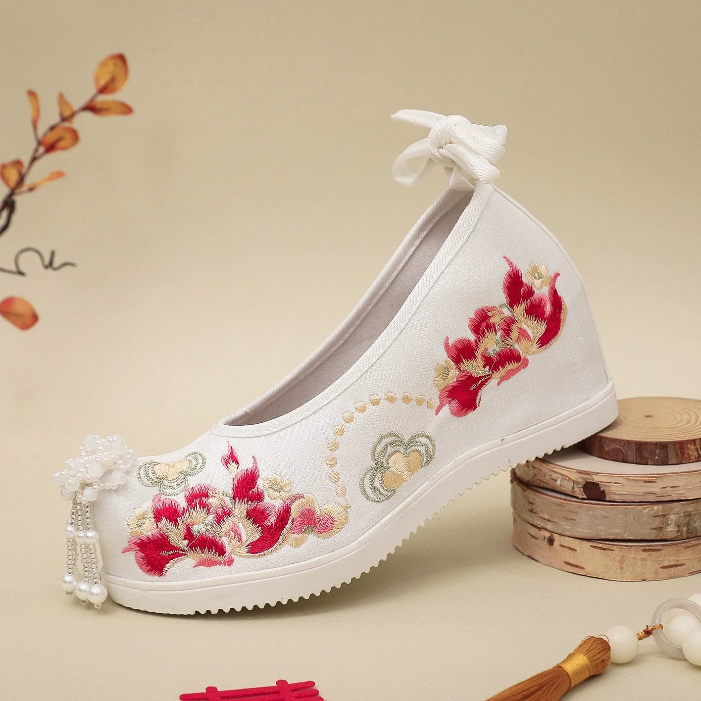 Sai Hong 腮红 Song Ming Chaussures Gongxie à bout pointu avec perles brodées