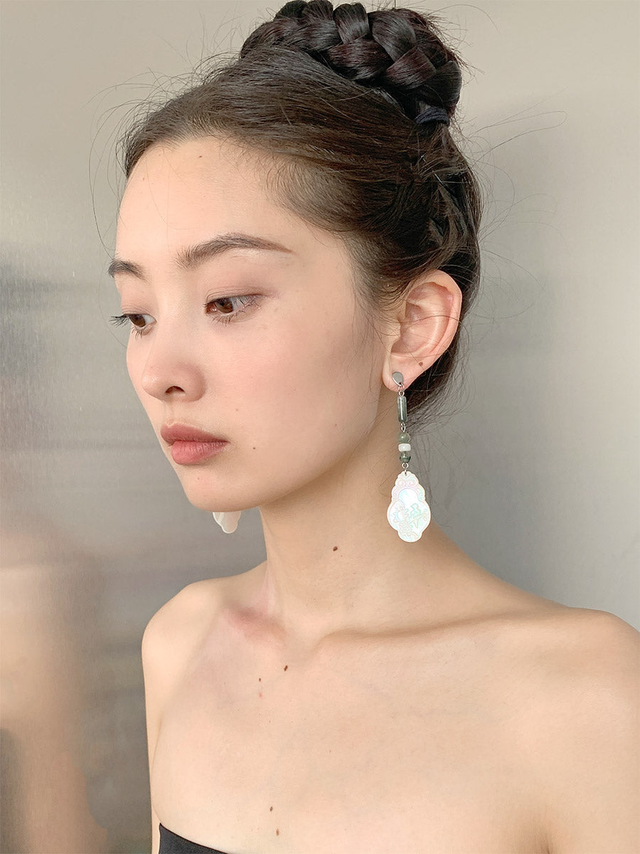 Oiseaux sur une branche 枝上啼鸟 Nouvelles boucles d’oreilles en coquillage naturel de style chinois