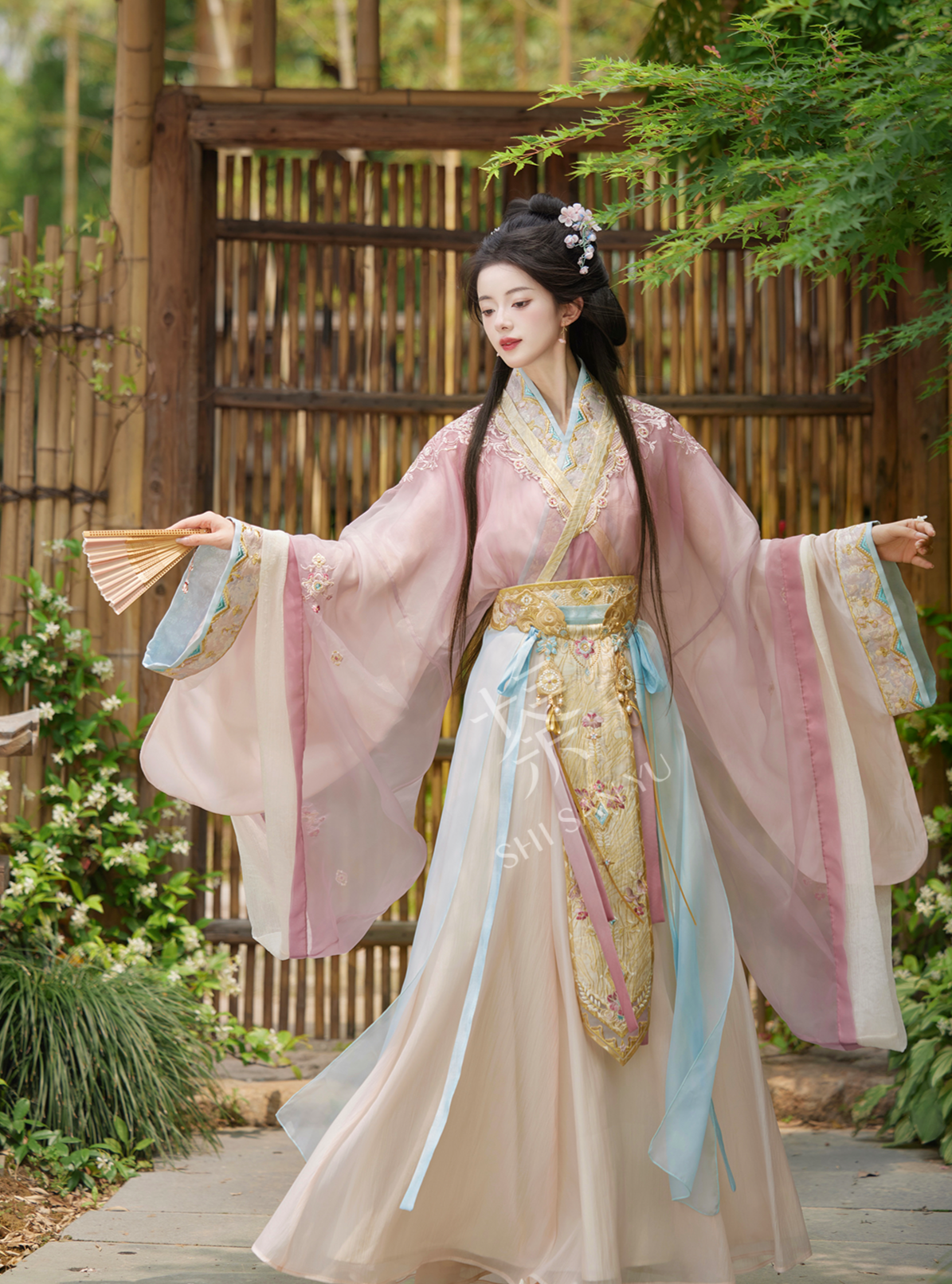 Cherry Blossom Grove 樱花林 Модернизированный комплект Ruqun династии Цзинь Zaju с ласточкиным хвостом