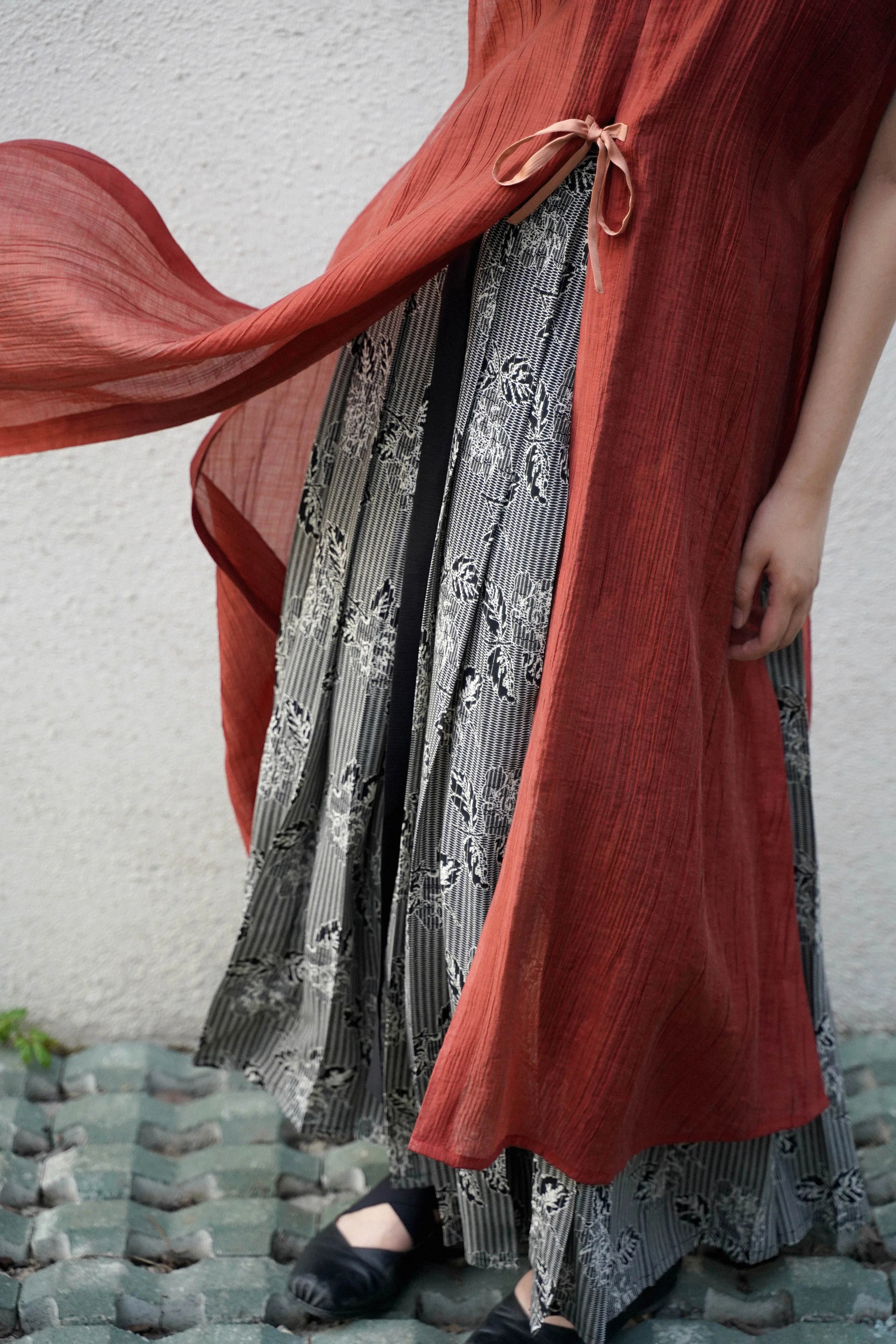 Xiang Cao 香草 Vanilla Modernized Ming Dynasty Summer Bijia Vest Set