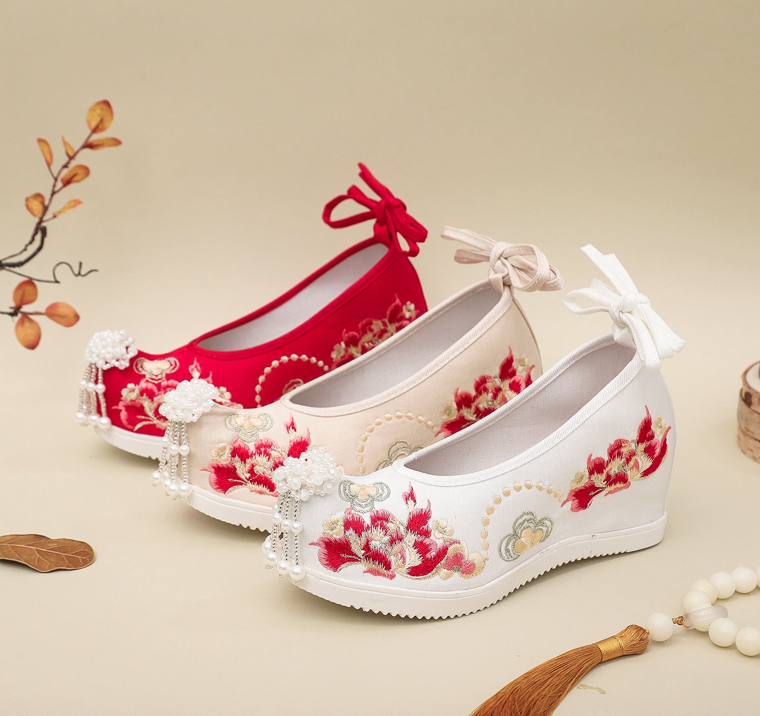 Sai Hong 腮红 Song Ming Chaussures Gongxie à bout pointu avec perles brodées