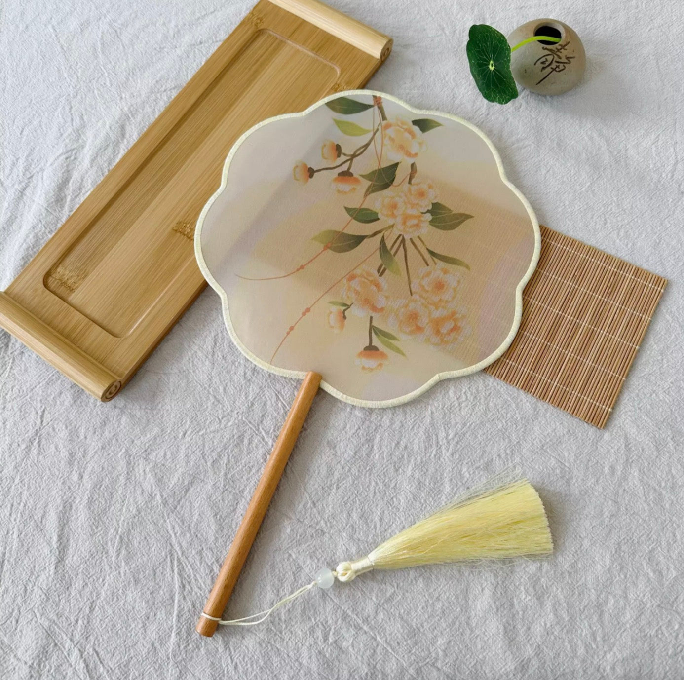 Shanzi 扇子 Translucent Silk Floral Print Tuanshan Round Fan