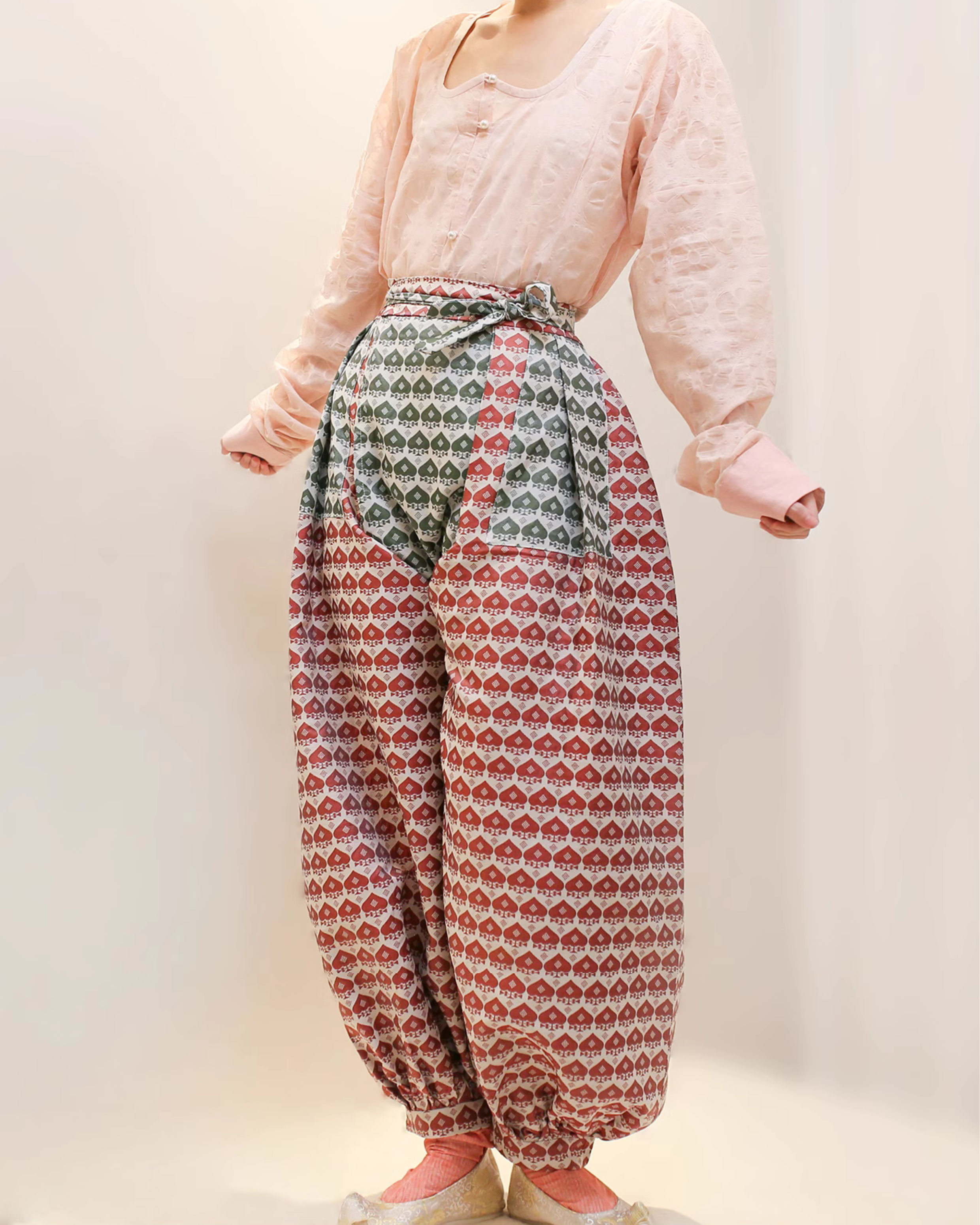 Bei Chao 北潮 Northern Dynasty Kaidangku Lantern Bloomers