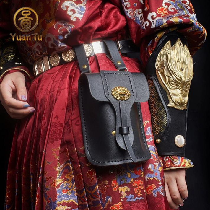 Lion Hoof 狮蹀躞包 Tang Ming Sac de téléphone à selle latérale unisexe